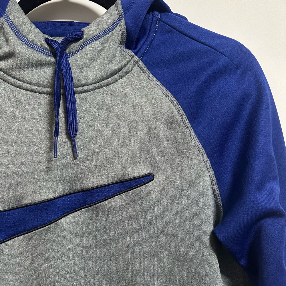 Nike Women's Therma-fit Blue and Gray Hoodie - Picture 3 of 7